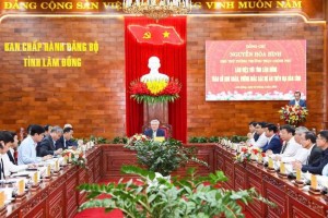 Phó Thủ tướng Thường trực Chính phủ Nguyễn Hòa Bình  làm việc với tỉnh Lâm Đồng về tháo gỡ khó khăn cho các dự án tồn đọng