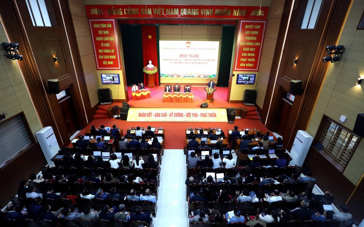 Ứng cử viên ĐBQH khóa XVI trình bày chương trình hành động trước cử tri Hà Tĩnh