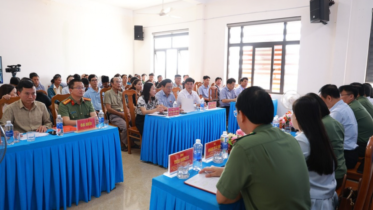 Quảng Trị: Cử tri các xã miền núi tiếp xúc ứng cử viên đại biểu Quốc hội khóa XVI