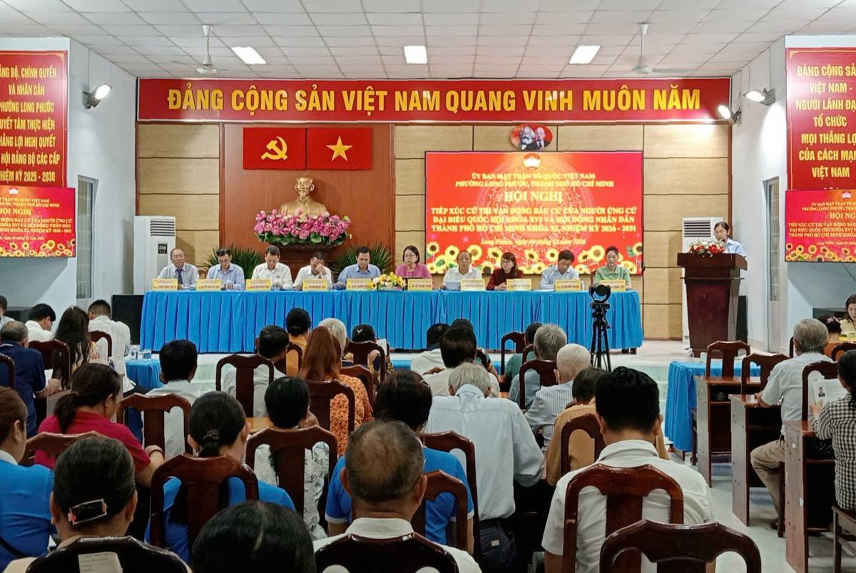 Hội nghị tiếp xúc cử tri với những người ứng cử đại biểu Quốc hội