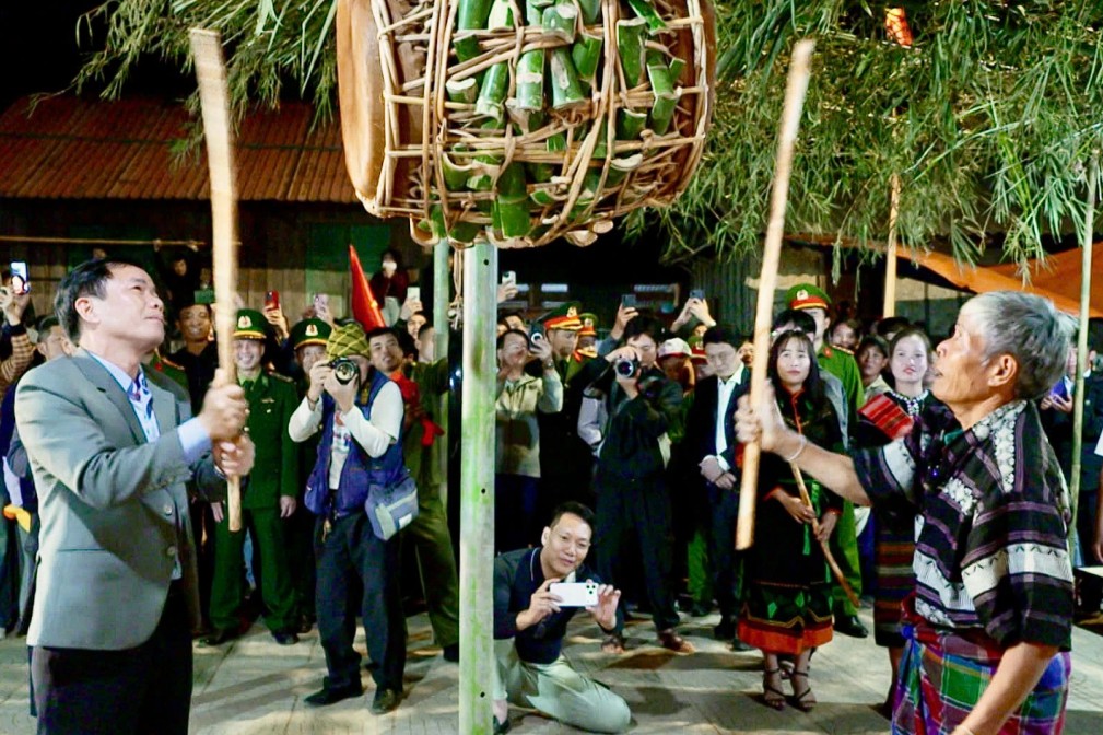 Quảng Trị: Rộn ràng lễ hội đập trống của người Ma Coong giữa đại ngàn Trường Sơn