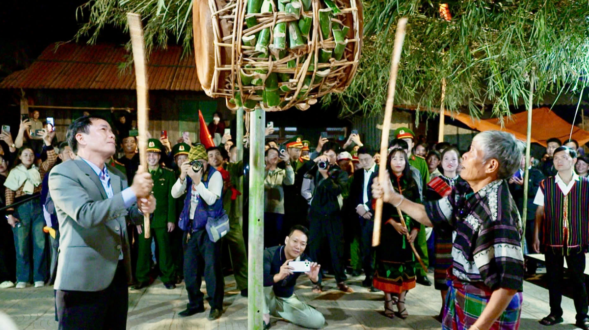 Quảng Trị: Rộn ràng lễ hội đập trống của người Ma Coong giữa đại ngàn Trường Sơn