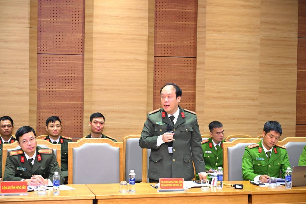 Đồng chí Nguyễn Huy Lục, Trưởng phòng 5, Cục An ninh mạng và phòng chống tội phạm sử dụng công nghệ cao thông tin về vụ án tại họp báo (Ảnh: https://bocongan.gov.vn).