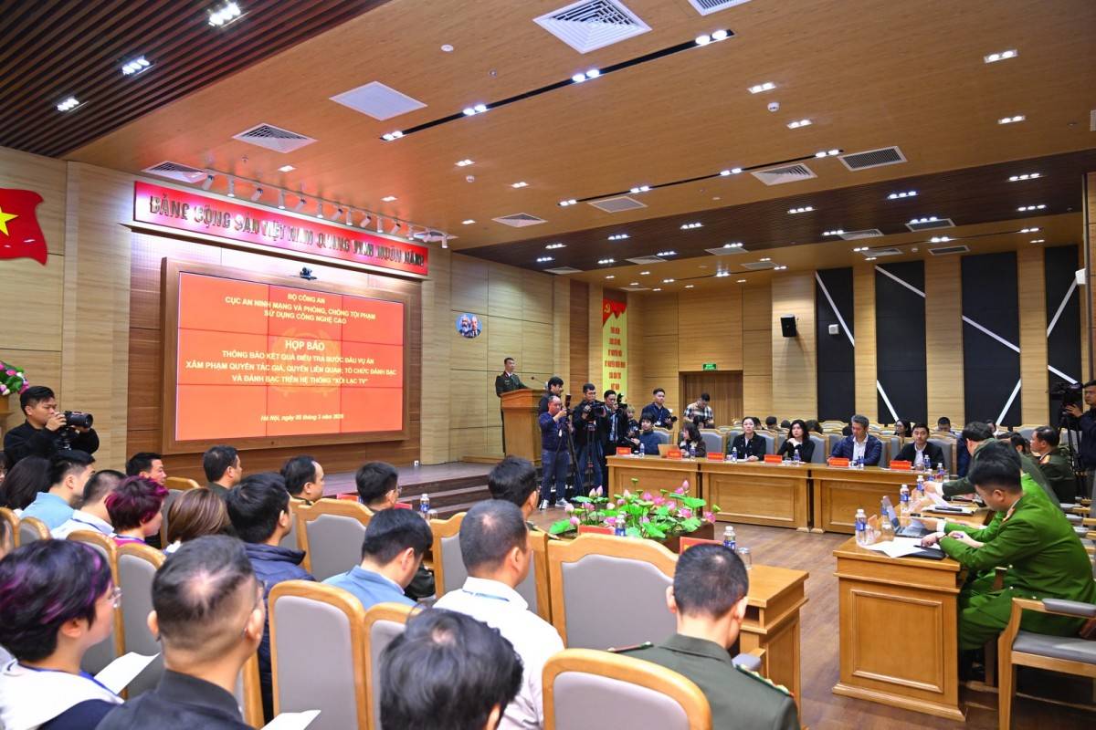 Cục An ninh mạng và phòng, chống tội phạm sử dụng công nghệ cao phối hợp cùng Công an tỉnh Hưng Yên tổ chức họp báo thông báo kết quả điều tra bước đầu vụ án xâm phạm quyền tác giả, quyền liên quan; tổ chức đánh bạc và đánh bạc trên hệ thống “Xôi Lạc TV” (Ảnh: https://bocongan.gov.vn).