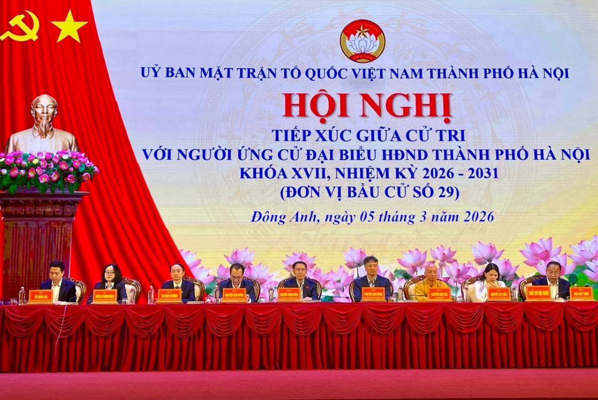 Ứng viên HĐND Hà Nội tiếp xúc cử tri tại Đông Anh, cam kết theo đuổi đến cùng kiến nghị của người dân