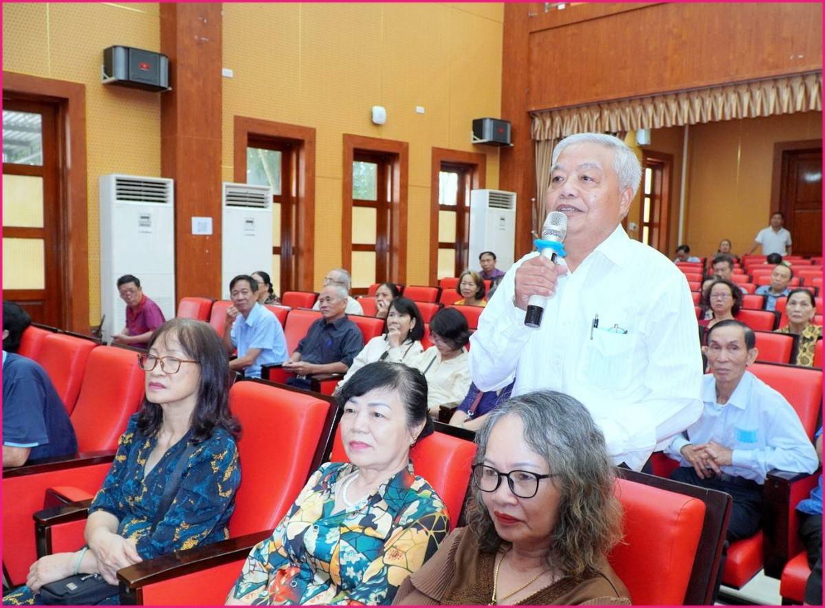 Phó Chủ tịch Quốc hội Nguyễn Khắc Định tiếp xúc cử tri 11 xã, phường tại tỉnh Khánh Hòa