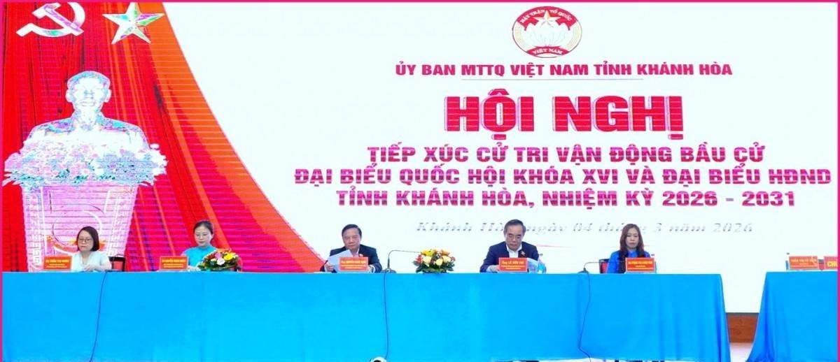 Phó Chủ tịch Quốc hội Nguyễn Khắc Định và những người ứng cử đại biểu Quốc hội, HĐND tỉnh tiếp xúc cử tri tại 11 xã, phường
