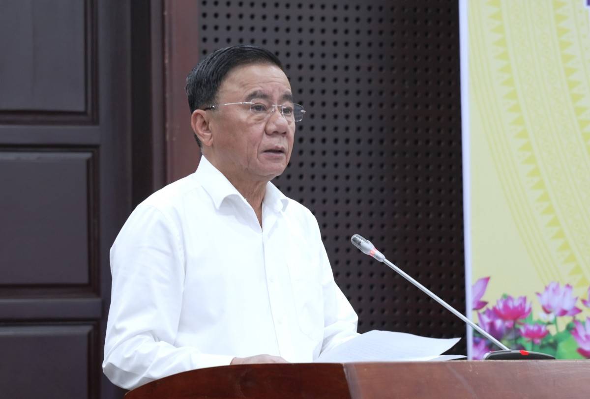 Thường trực Ban Bí thư Trần Cẩm Tú trình bày chương trình hành động tại hội nghị