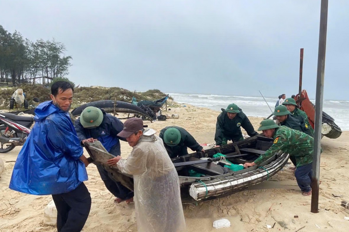 Quảng Trị: Sóng lớn gây sạt lở hơn 250m bờ biển Mỹ Thủy