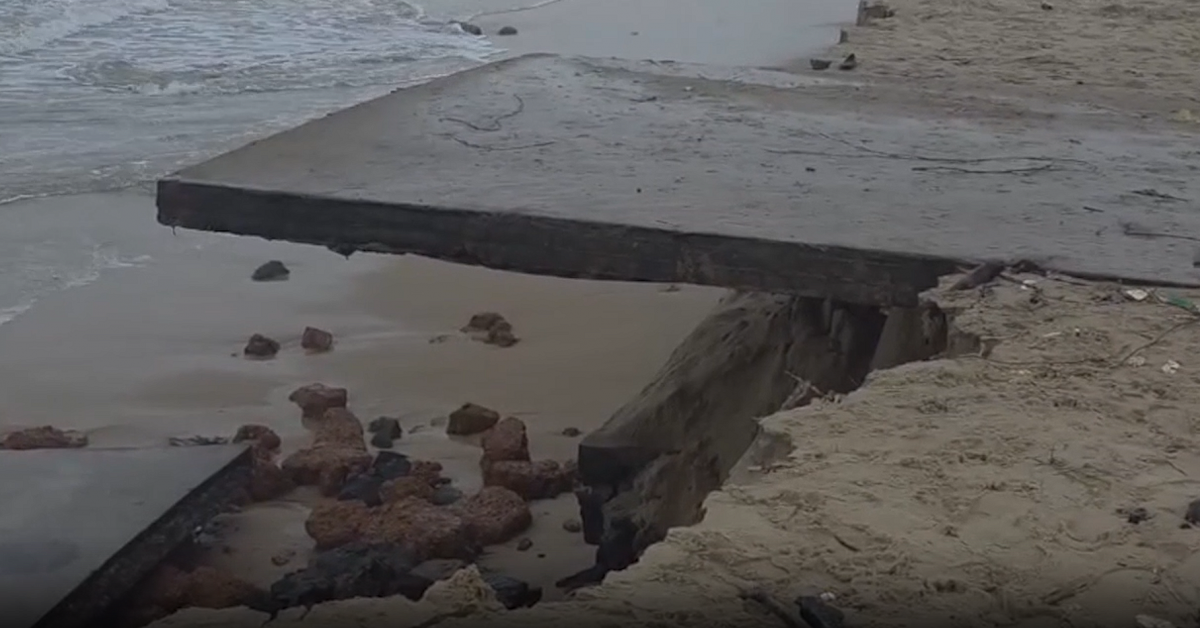 Quảng Trị: Sóng lớn gây sạt lở hơn 250m bờ biển Mỹ Thủy