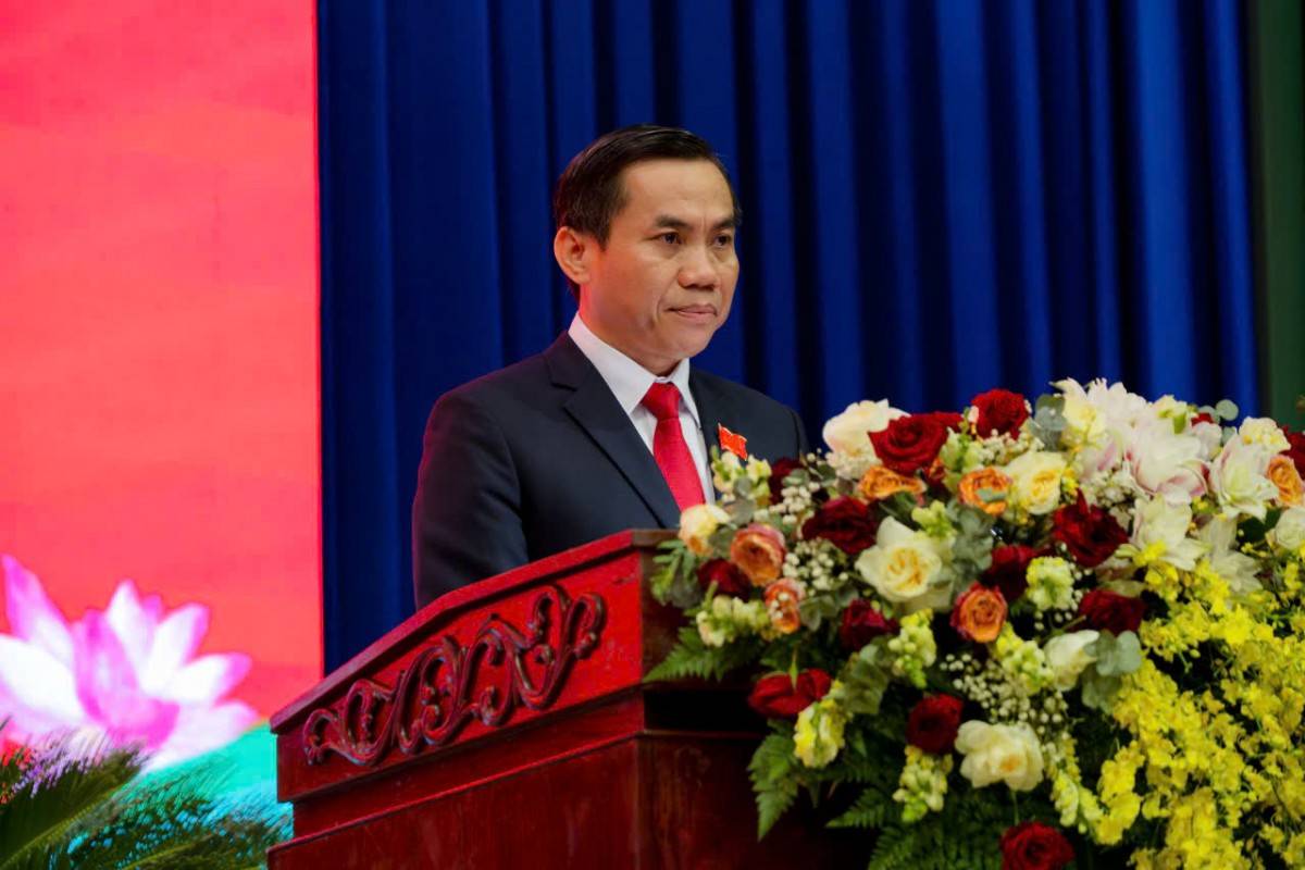 Ứng viên Đại biểu Quốc hội khóa XVI Lê Công Đỉnh - Ủy viên BTV Tỉnh ủy, Bí thư Đảng ủy, Chủ tịch HĐND Phường Long An, tỉnh Tây Ninh