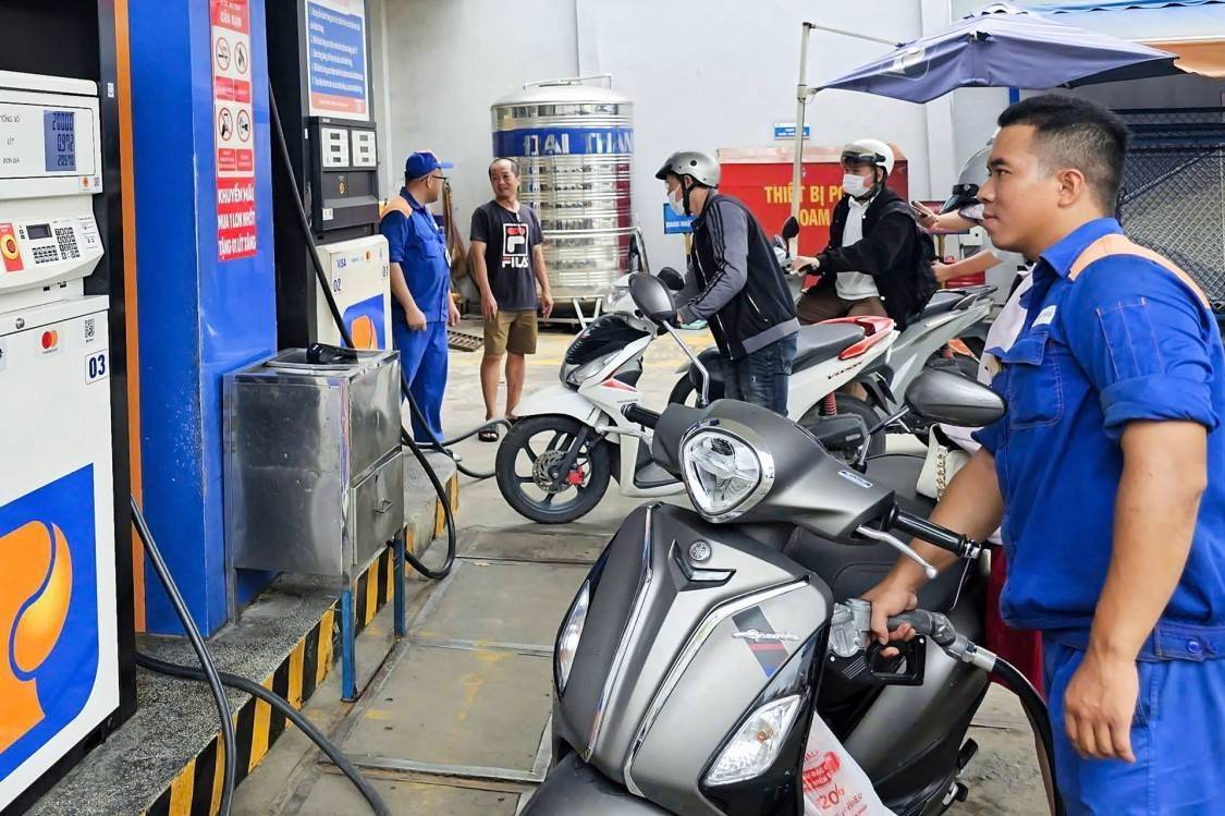 Hà Nội: Yêu cầu không đầu cơ, găm hàng hoặc tự ý ngừng bán xăng dầu