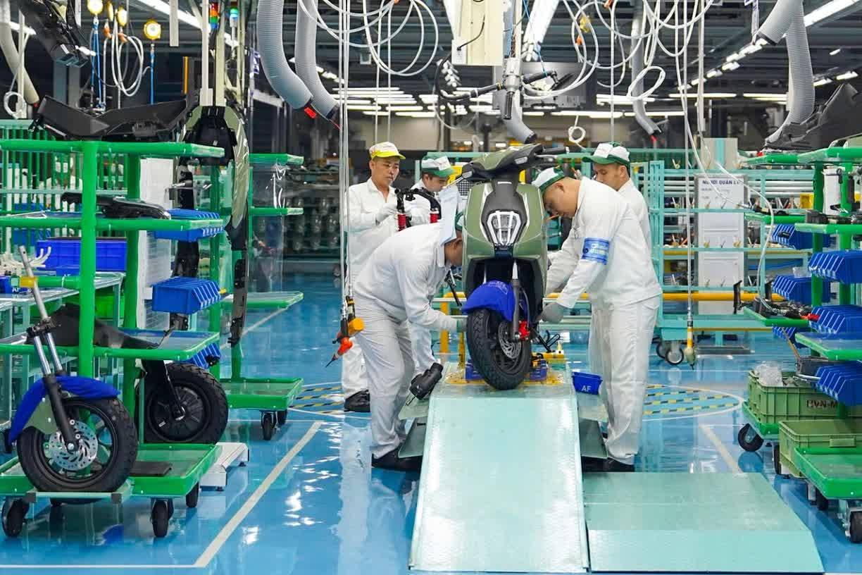 Sản lượng xe máy tháng 2 giảm mạnh do nghỉ Tết, nguồn cung thị trường vẫn dồi dào