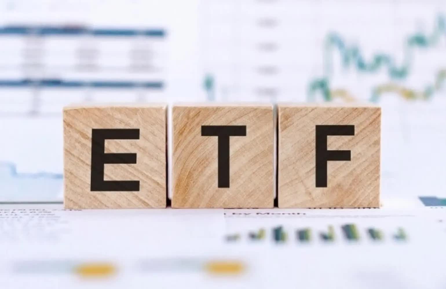 Dòng tiền dịch chuyển, giao dịch ETF tăng mạnh trong tháng 2