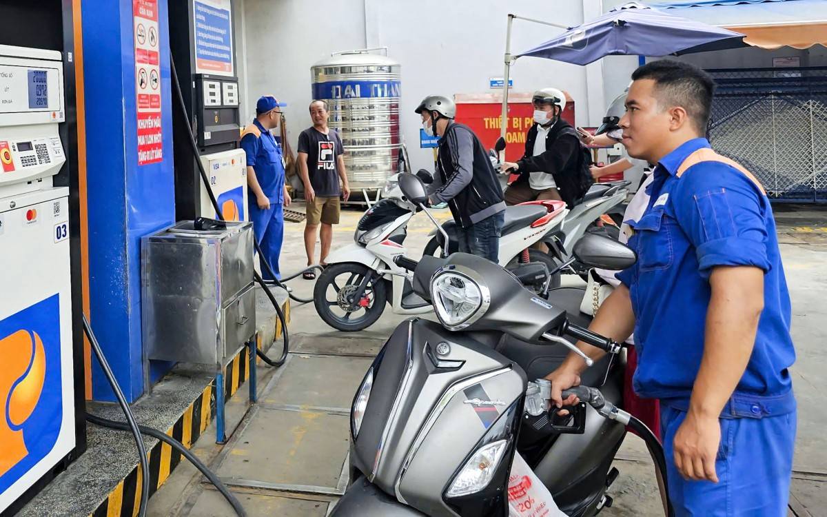 Hà Nội: Yêu cầu không đầu cơ, găm hàng hoặc tự ý ngừng bán xăng dầu