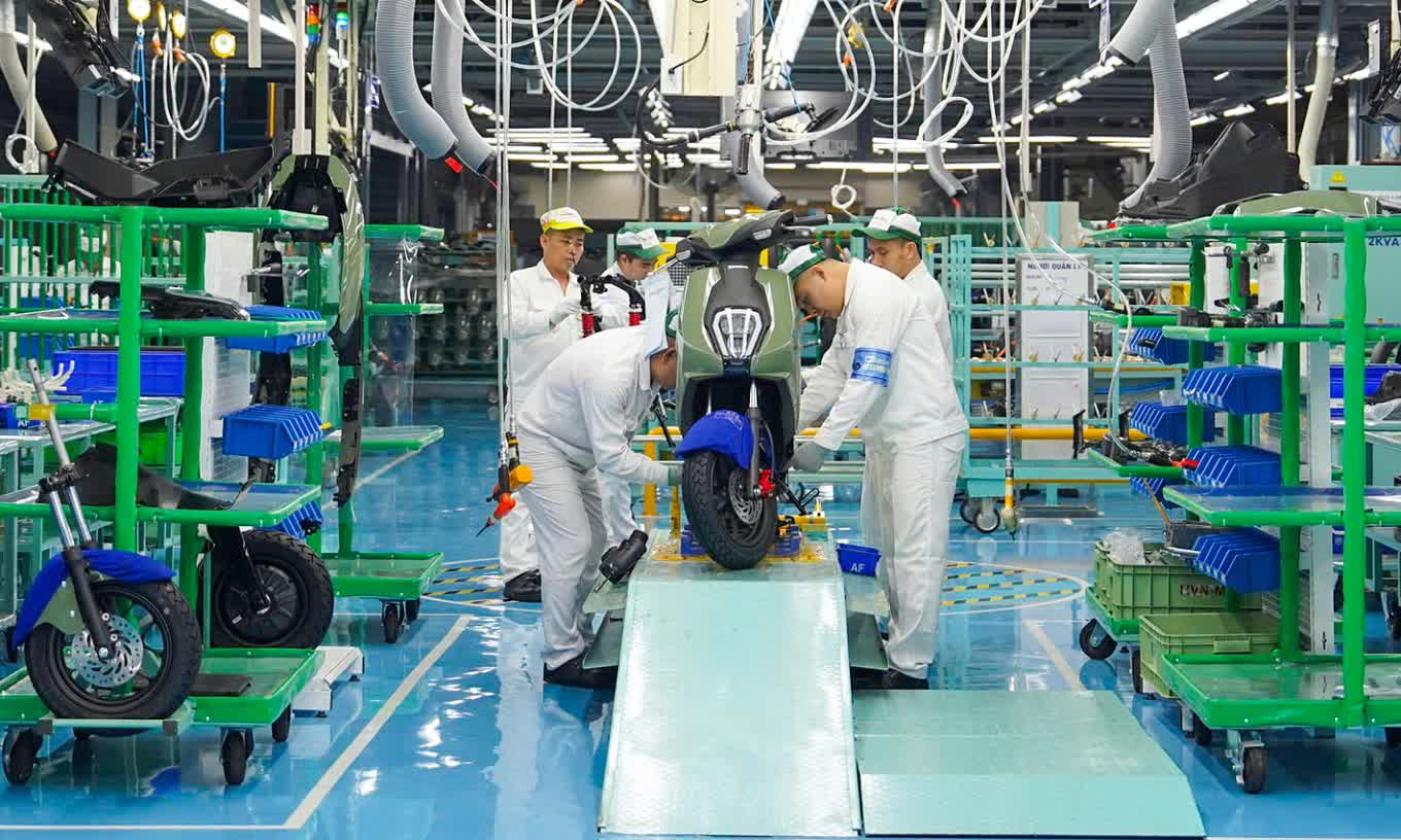 Sản lượng xe máy tháng 2 giảm mạnh do nghỉ Tết, nguồn cung thị trường vẫn dồi dào