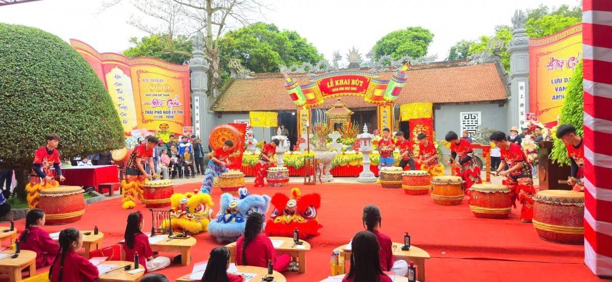 Nét mực đầu tiên nơi Đền Gắm – khi truyền thống hiếu học thắp sáng khát vọng tương lai