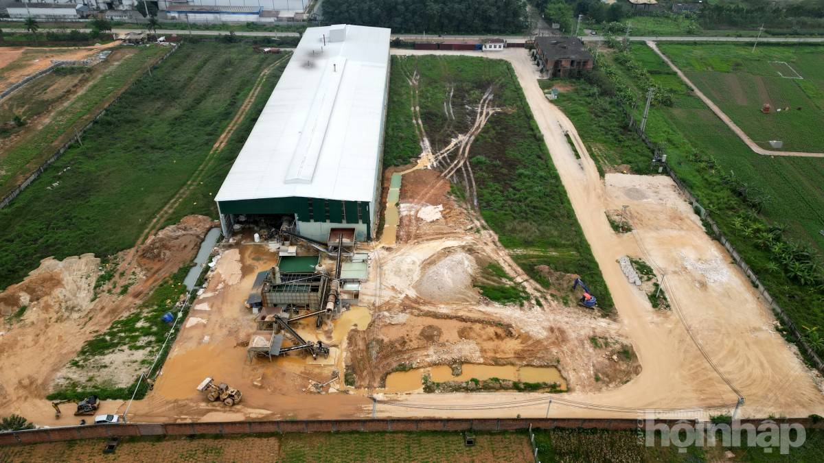 Phú Thọ: Bị yêu cầu dừng, nhà máy AAC vẫn sản xuất bột đá