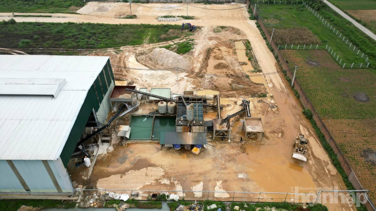 Phú Thọ: Bị yêu cầu dừng, nhà máy AAC vẫn sản xuất bột đá