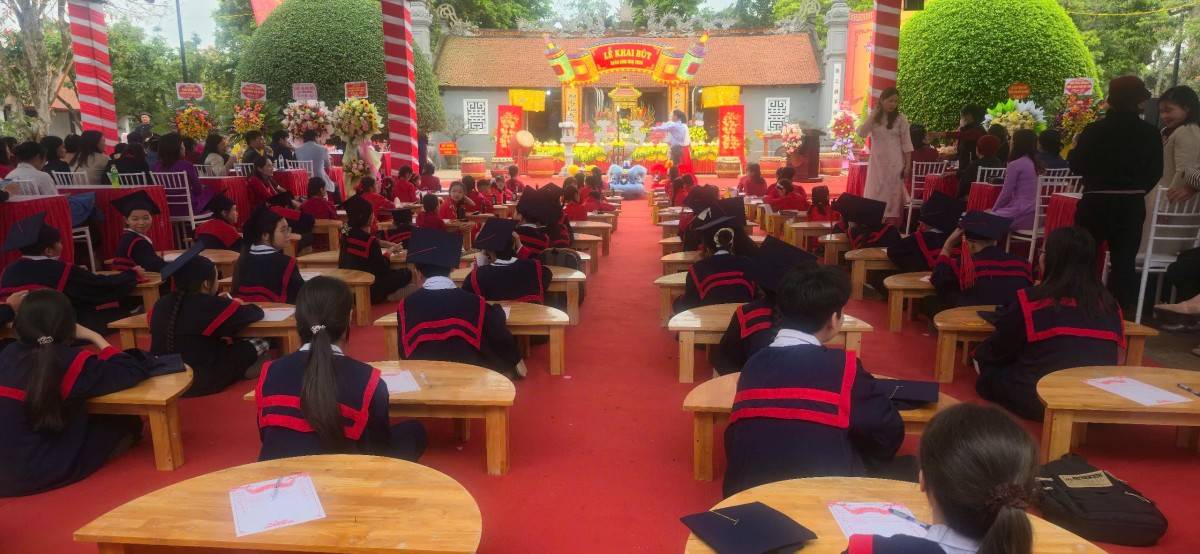 Nét mực đầu tiên nơi Đền Gắm – khi truyền thống hiếu học thắp sáng khát vọng tương lai