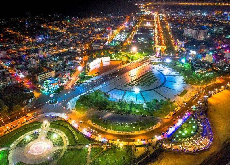 Quảng trường Nguyễn Tất Thành (phường Quy Nhơn) – nơi sẽ diễn ra Lễ khai mạc Năm Du lịch quốc gia – Gia Lai 2026 với chương trình nghệ thuật đặc sắc “Gia Lai – Đại ngàn chạm biển xanh”.