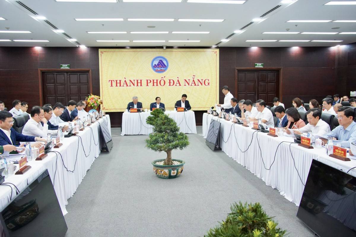 Thủ tướng Phạm Minh Chính chủ trì buổi làm việc với Ban Thường vụ Thành ủy Đà Nẵng