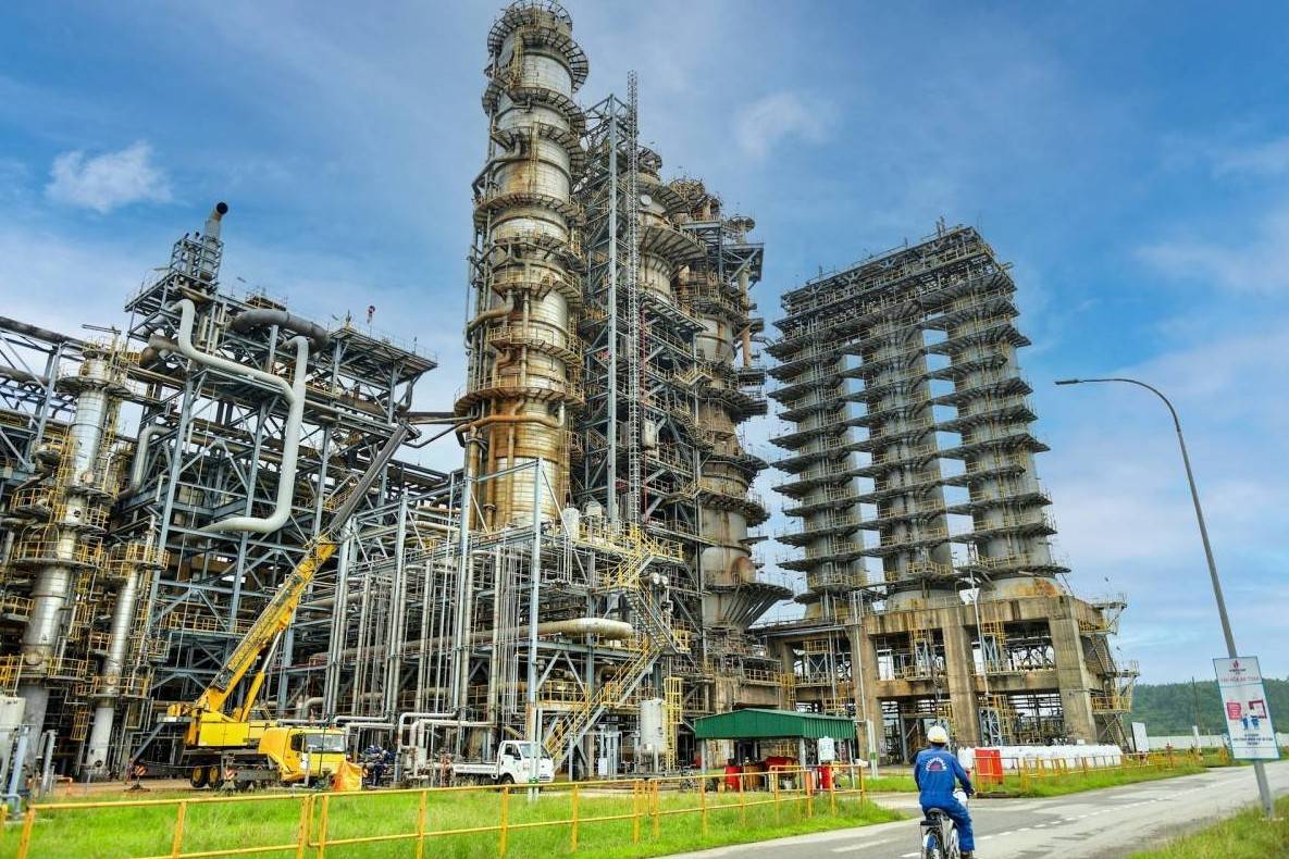 Hai nhà máy lọc dầu Dung Quất và Nghi Sơn quan trọng ra sao đối với nền kinh tế Việt Nam?