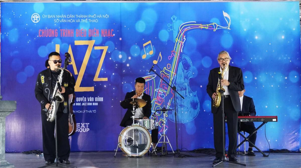 Hà Nội: Nhạc Jazz vang bên hồ Gươm trong chiều 8/3