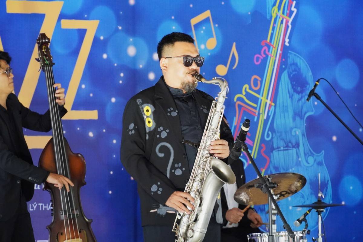 Hà Nội: Nhạc Jazz vang bên hồ Gươm trong chiều 8/3