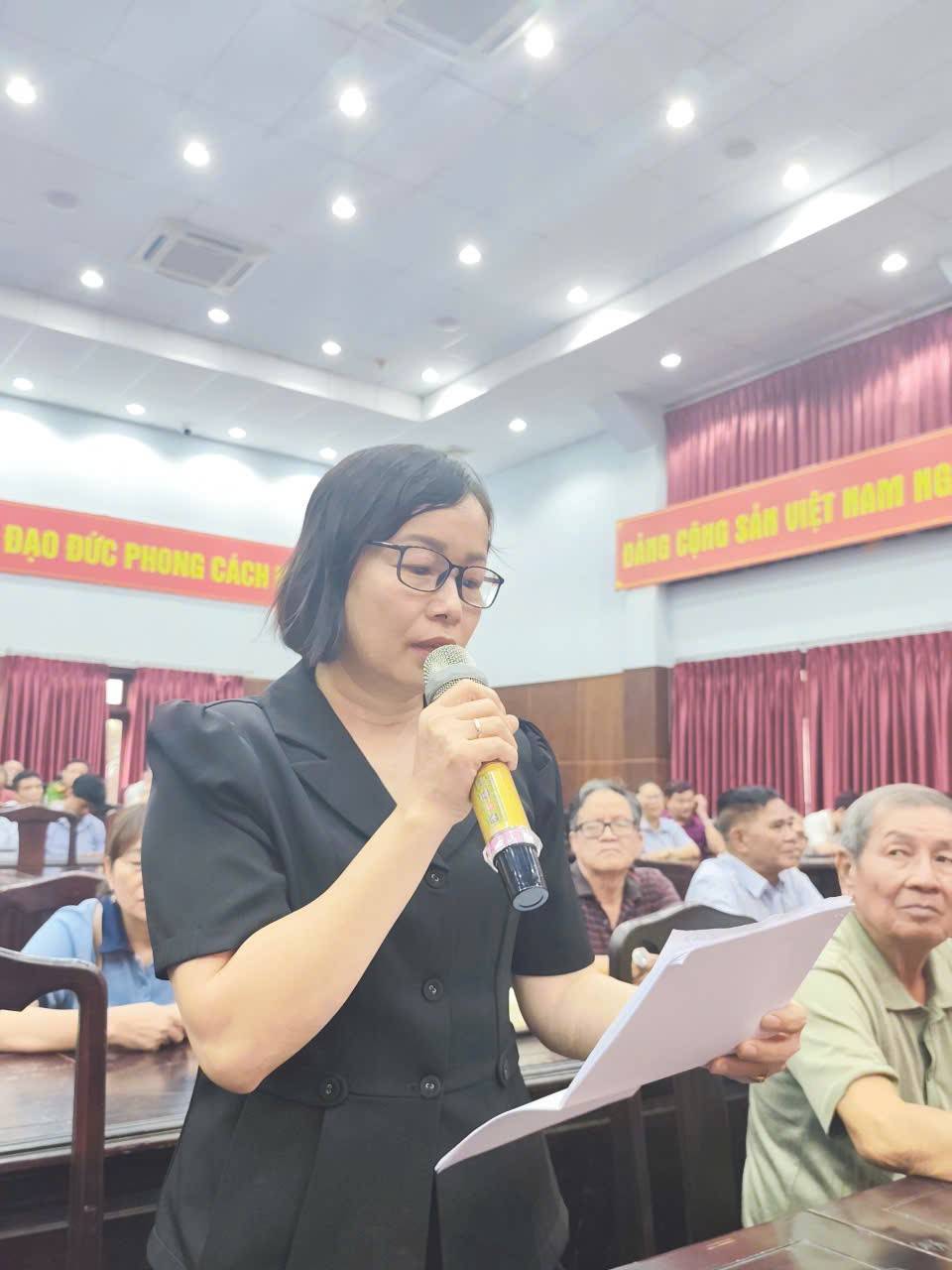 Phường Gò Vấp: Cử tri tại điểm bầu cử số 28 mong muốn thông qua các đại biểu tiếng nói của người dân được tiếp nhận và xử lý