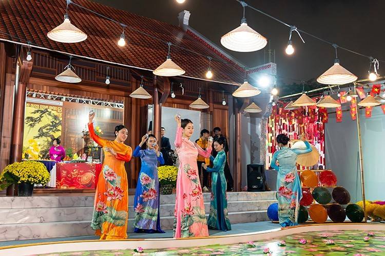 Lễ hội Du lịch Hà Nội 2026, góp phần quảng bá hình ảnh Thủ đô, điểm đến an toàn, thân thiện và giàu bản sắc văn hóa (Ảnh: Báo Nhân dân).