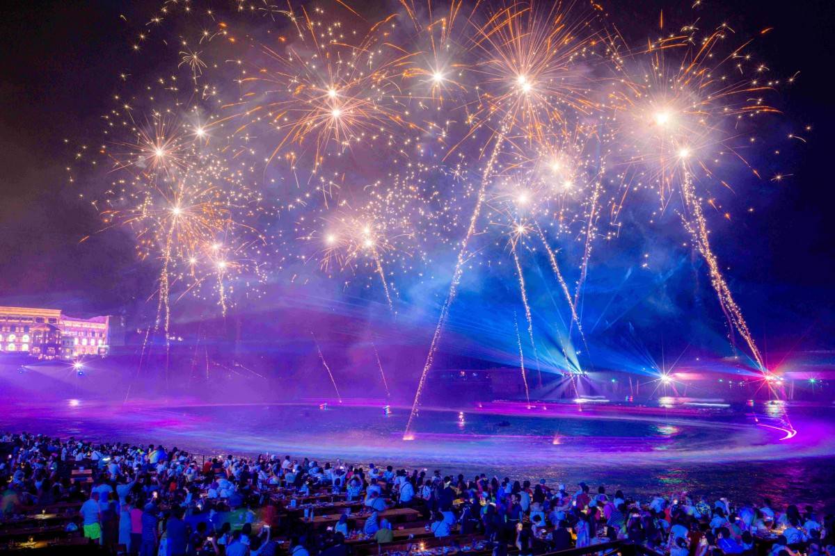 Đến với Phú Quốc, du khách sẽ đi từ bất ngờ này sang bất ngờ khác, từ sáng sớm tới tối khuya