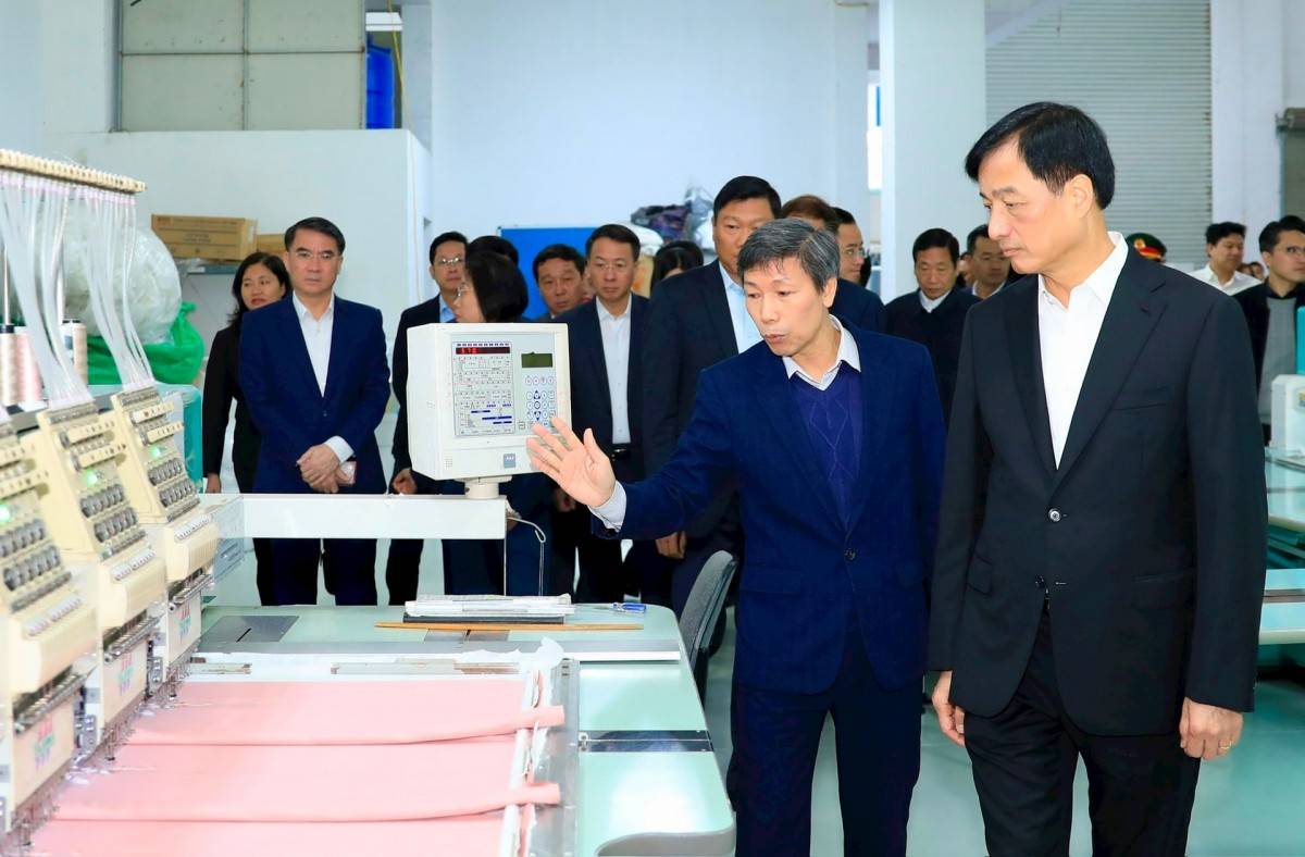 Bí thư Hà Nội Nguyễn Duy Ngọc yêu cầu bảo đảm quyền bầu cử và phát triển Thường Tín