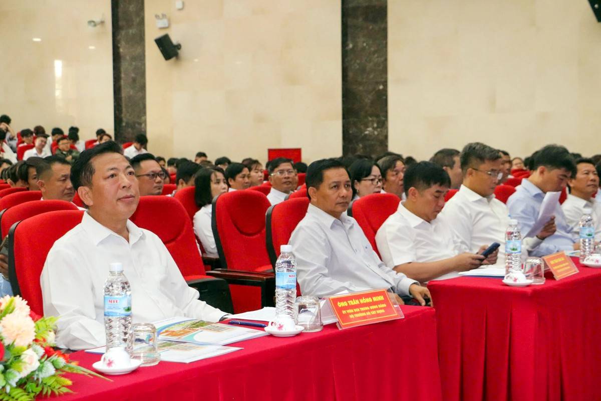 Bộ trưởng Bộ Xây dựng Trần Hồng Minh: Đổi mới đào tạo xây dựng phục vụ phát triển vùng Đồng bằng sông Cửu Long