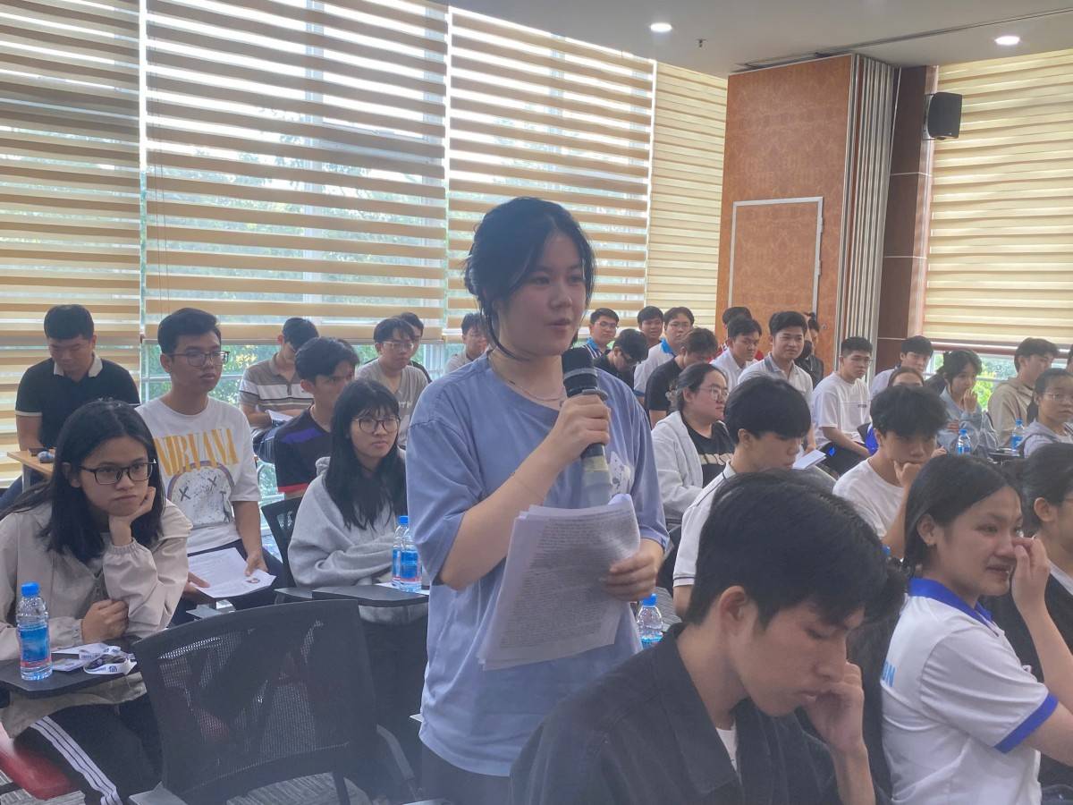 Phường Đông Hòa: Sinh viên Đại Học Quốc Gia TP.HCM mong muốn được giải đáp nhiều vấn đề thiết thực liên quan đến đời sống sinh viên