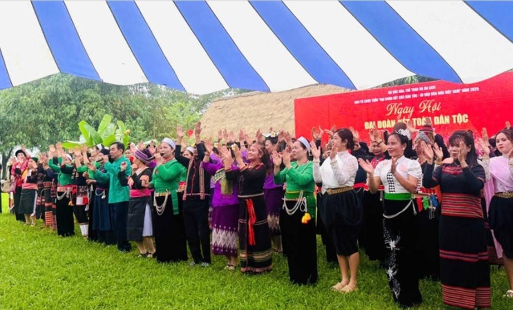 Festival Dân tộc - Tôn giáo Thủ đô lần thứ Nhất có chủ đề: Hội tụ niềm tin - Lan tỏa bản sắc - Đồng hành cùng Thủ đô vươn mình (Ảnh: VGP)