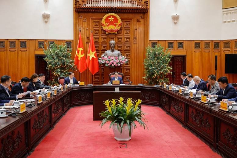 Thủ tướng Phạm Minh Chính chủ trì cuộc họp với Tổ công tác bảo đảm an ninh năng lượng (Ảnh: VGP/Nhật Bắc).