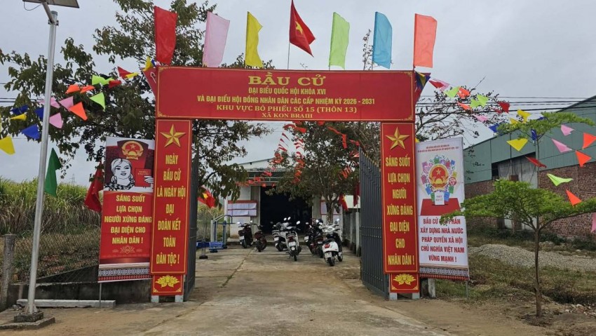 để ngày bầu cử thực sự trở thành ngày hội của toàn dân, bảo đảm dân chủ, an toàn và thành công tốt đẹp.