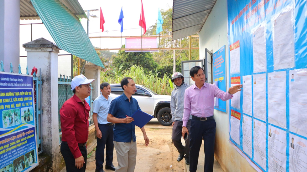 đồng chí Lê Viết Nam – Bí thư Đảng ủy, Chủ tịch HĐND xã Đăk Pék đã đi kiểm tra công tác chuẩn bị bầu cử Đại biểu Quốc hội khóa XVI và Đại biểu Hội đồng nhân dân các cấp, nhiệm kỳ 2026 – 2031 tại một số điểm bầu cử trên địa bàn xã