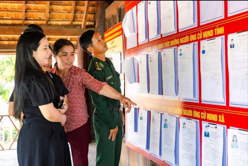 Một điểm bầu cử ở xã Bờ Y tỉnh Quảng Ngãi.