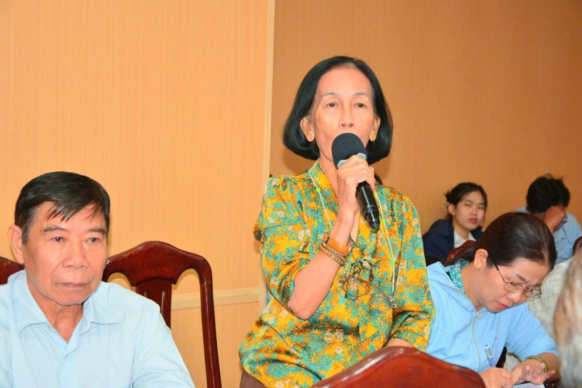 Cử tri phát biểu ý kiến tại Hội nghị