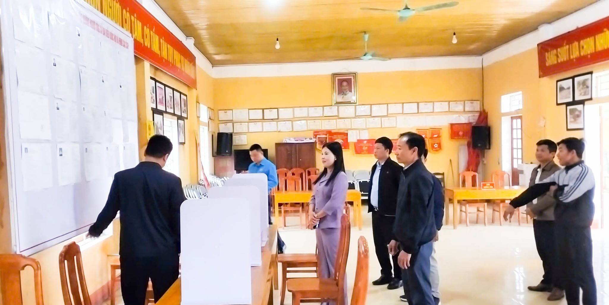 Kiểm tra, tăng cường chỉ đạo công tác chuẩn bị bầu cử tại xã Phong Dụ Thượng, Lào Cai