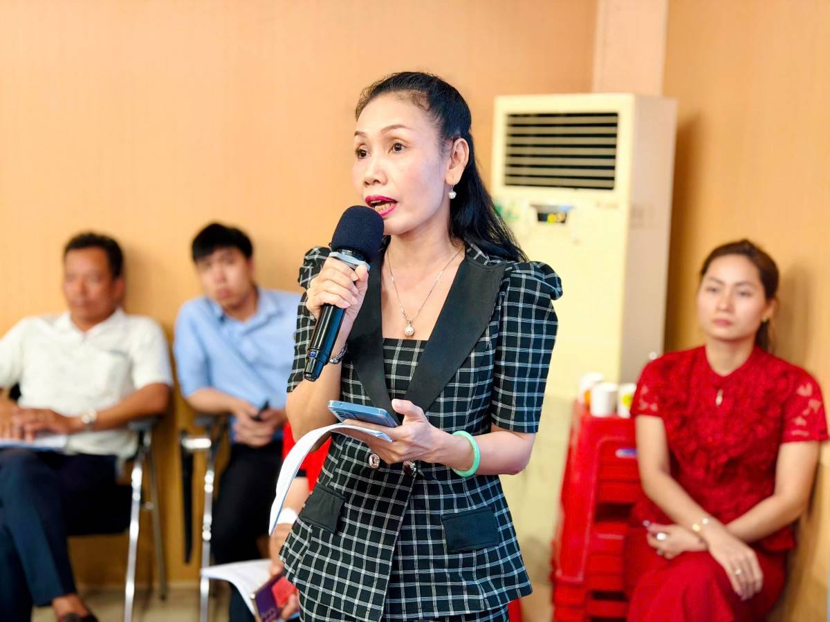 Các cử tri quan tâm đến nhiều vấn đề thiết thực của đời sống xã hội, từ phát triển kinh tế bền vững, nâng cao chất lượng dịch vụ y tế, hoàn thiện hệ thống pháp luật đến cải cách thủ tục hành chính và chăm lo đời sống người lao động