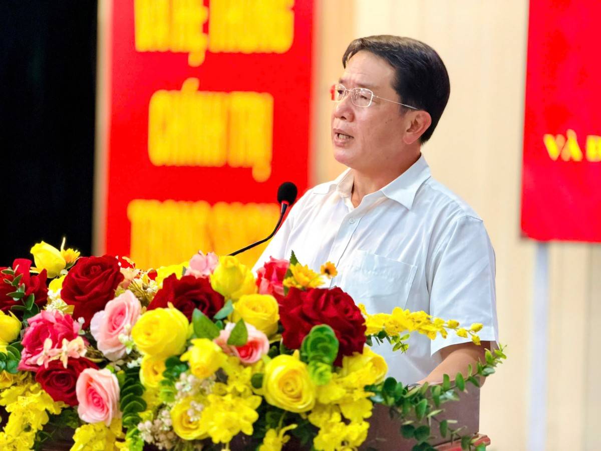 Ông Nguyễn Anh Cường , Đại biểu HĐND nhiệm kỳ 2021- 2026 trình bày chương trình hành động tới các cử tri. 