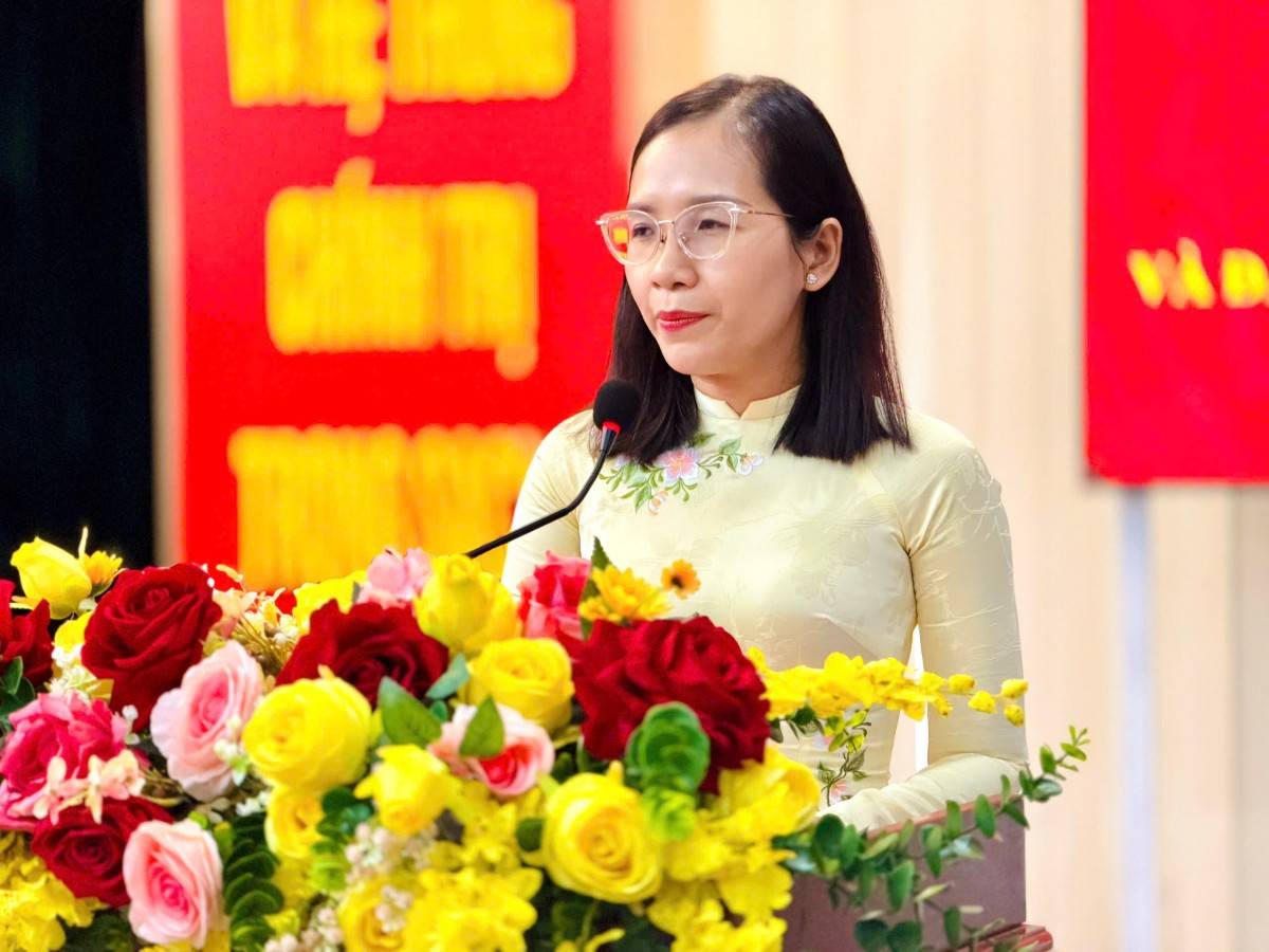 bà Phạm Thị Tuyết Nga, Đảng ủy viên, Phó Chủ tịch Ủy ban nhân dân phường Bình Tân