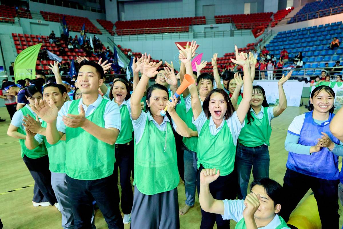 Khí thế hào hứng của các đội thi . Ảnh: Ánh Dương