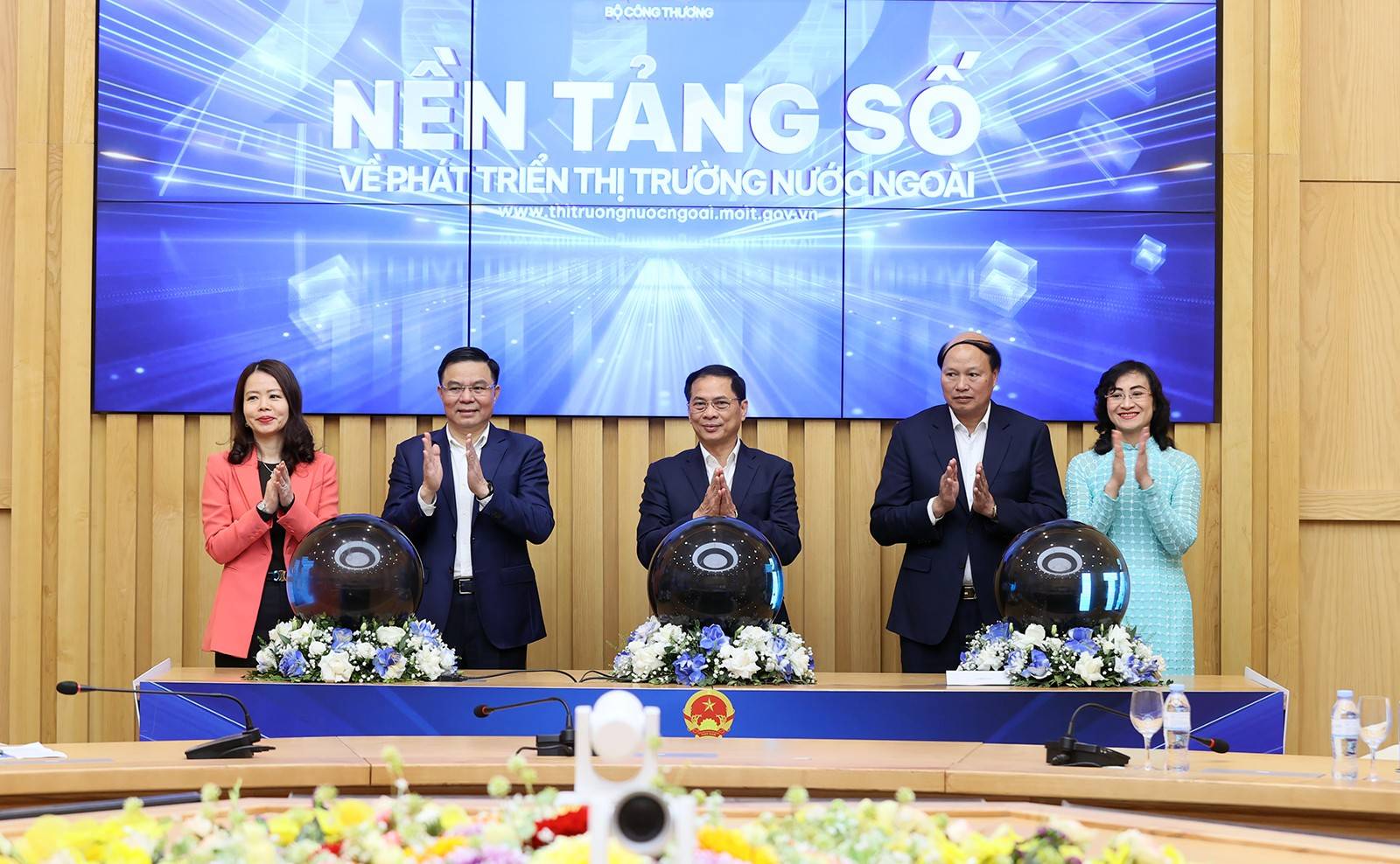 Khai trương nền tảng số phát triển thị trường nước ngoài, tăng tốc hỗ trợ doanh nghiệp xuất khẩu