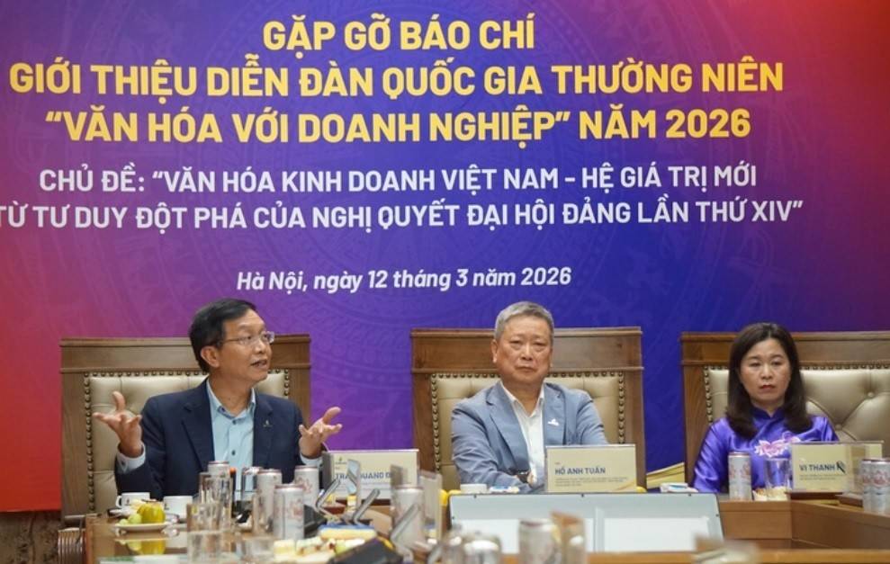 Đại diện Ban tổ chức tại buổi gặp gỡ báo chí.