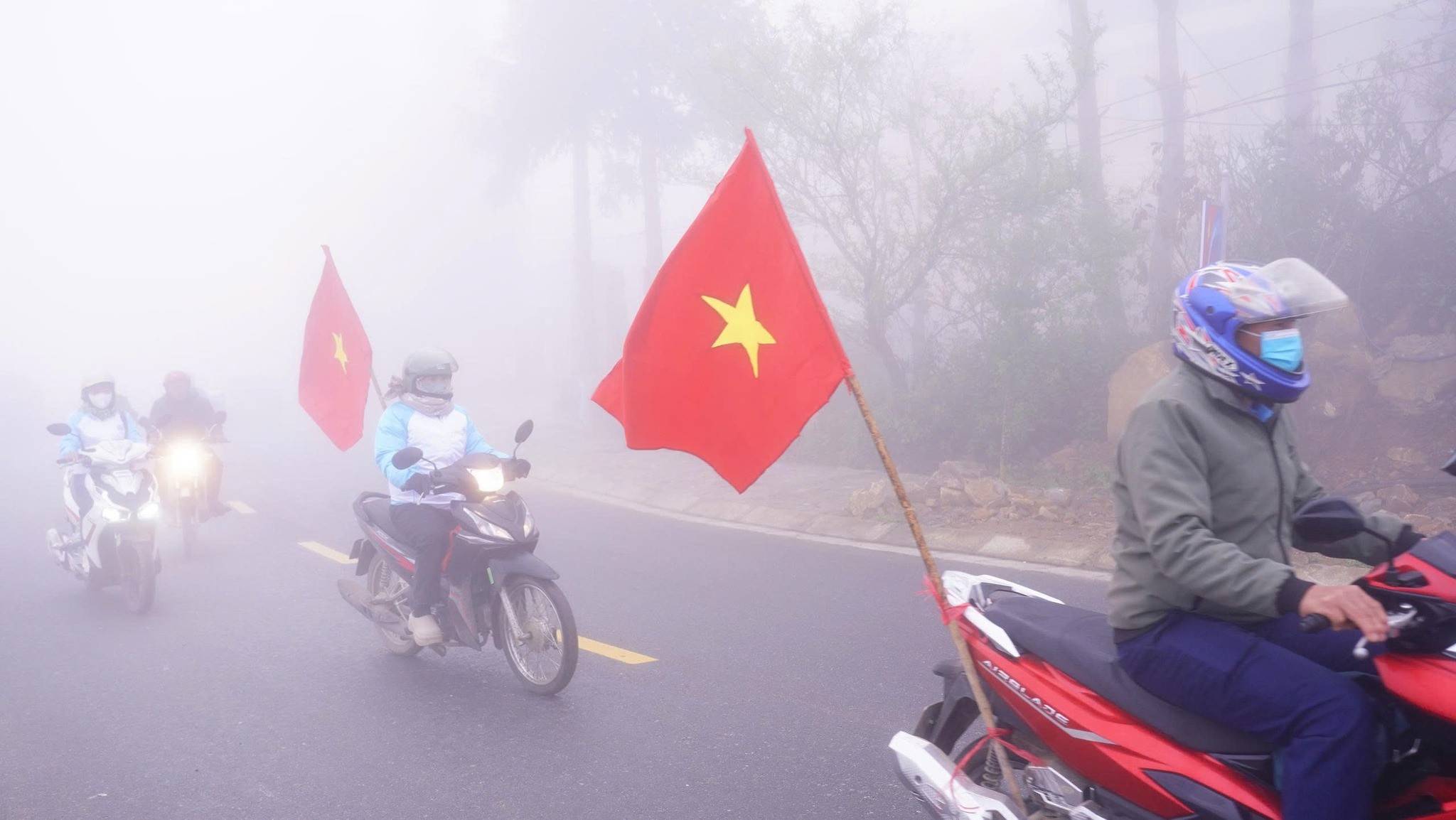 Lào Cai: Y Tý ra quân tuyên truyền bầu cử bằng nhiều thứ tiếng đến đồng bào vùng biên