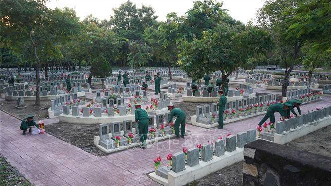  Nghĩa trang Liệt sĩ Đồi 82.(Ảnh tư liệu TTXVN)